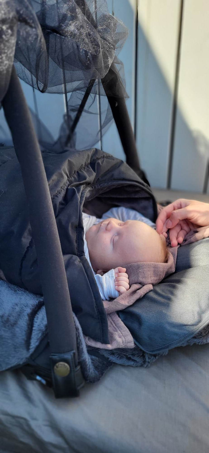 Varm barnevogn: Sådan skaber du et dejligt sovested på de lune sommerdage